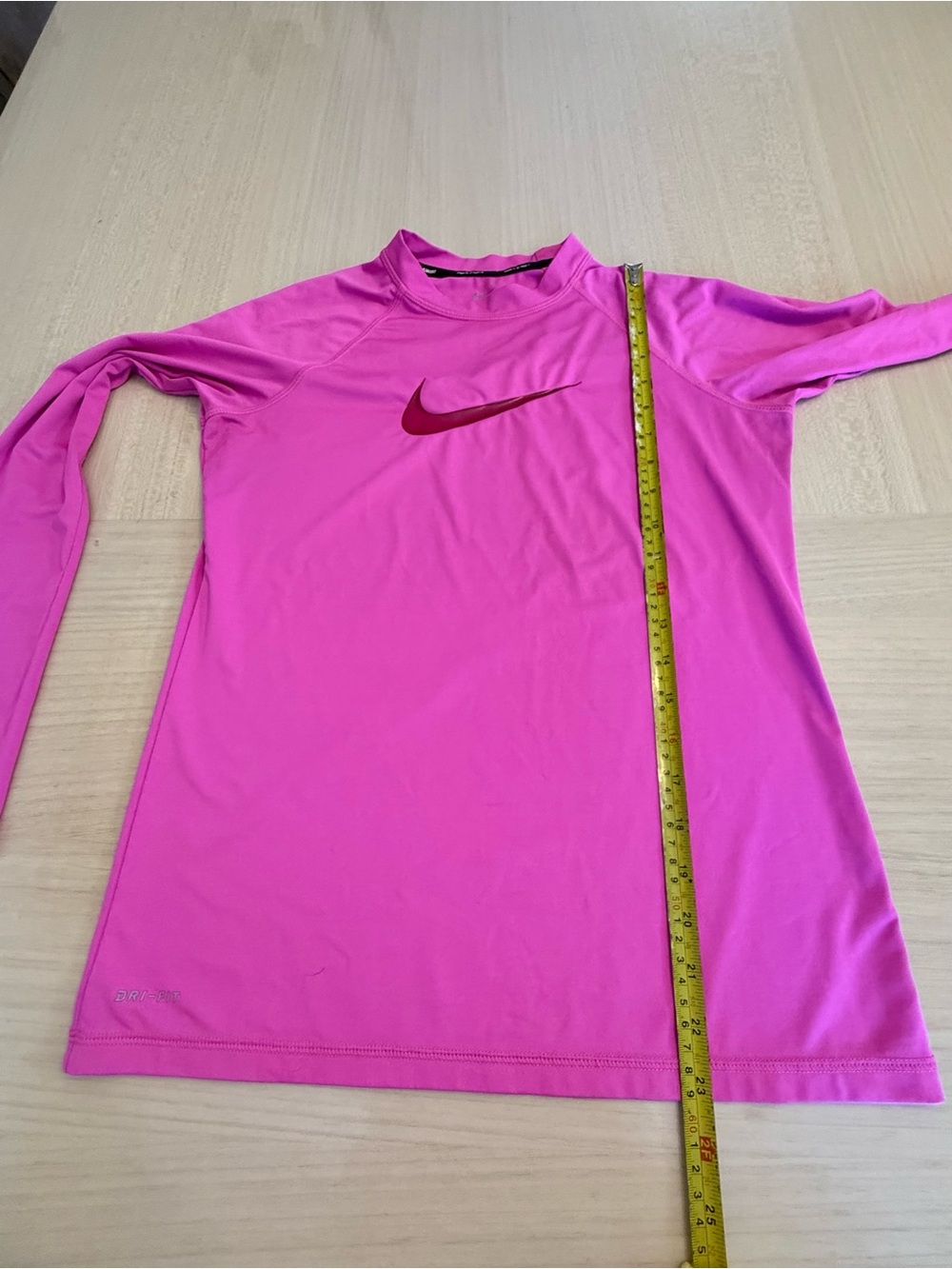 🩷 Nike Swim Dri-fit UPF 40 Women’s Hot Pink Long-Sleeve Top Surf Rashguard Golf - Picture 6 of 14